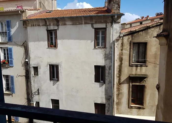 / Centre / Port 2mn / Parking Proche/ Toutes Commodites Appartement Ajaccio (Corsica)